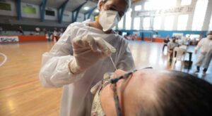 Covid-19: Pernambuco confirma circulação de nova subvariante. Dos 9 detectados com BA.4, seis não tinham completado esquema vacinal