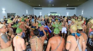 Após dia de homenagens e comoção, indigenista Bruno Pereira é cremado em Pernambuco