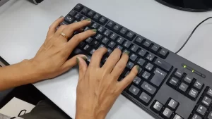 Concursos e seleções oferecem 3.192 vagas de emprego em PE com salários de até R$ 7,2 mil; veja lista