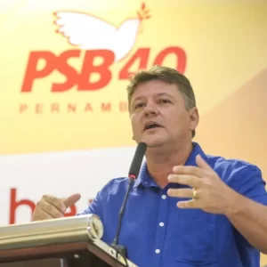 PSB expulsa prefeitos, vereadores e presidente de diretório municipal por não apoiar pré-candidaturas de Danilo Cabral e Lula