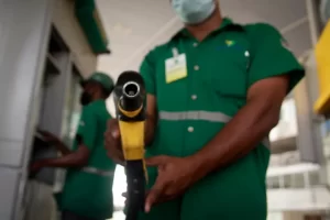 Petrobras reajusta preço da gasolina em 5,18% e do diesel em 14,26%