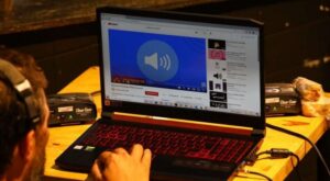 Lula: ato no Classic Hall teve palmas gravadas e orquestra de frevo para abafar vaias a aliados