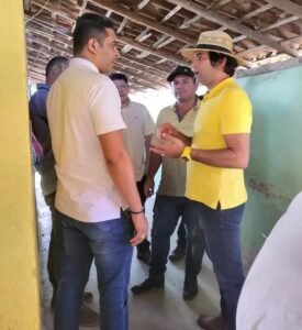 Grupo de Carlos Cabeludo em Calçado, Não Vai Mais Andar Junto Com Fernando Rodolfo