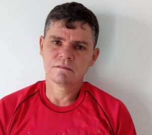 HOMEM COM MANDADO DE PRISÃO POR HOMICÍDIO É PRESO PELA POLÍCIA MILITAR, EM LAJEDO