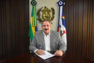 Alepe assina projeto de redução de ICMS e encaminha para o governador