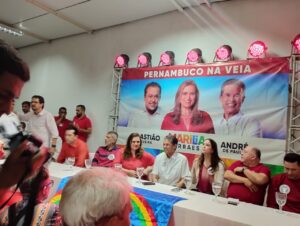 Rossine chega com representatividade em evento que recebeu a pré-candidata Marília Arraes em Garanhns