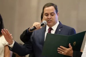 Paulo Câmara cumpriu apenas 7 das 30 promessas de campanha em três anos e meio de mandato