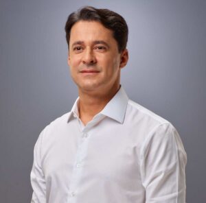 Anderson Ferreira reage: “Quem são Danilo e Paulo Câmara?”