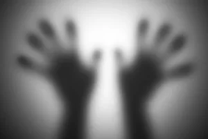 No Mato Grosso do Sul, menina sofre estupro coletivo após ser deixada pela madrasta em boca de fumo