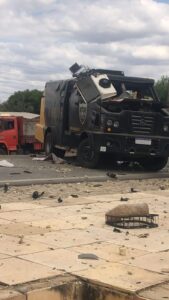 CARRO FORTE É ASSALTADO NA TARDE DESSA SEXTA FEIRA NO POVOADO DE PLACAS DE PIEDADE DIVISA ENTRE BREJINHO E ITAPETIM PE