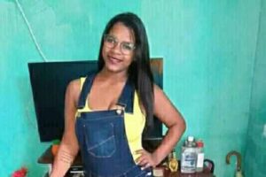 Mulher é hospitalizada em estado grave após ser retalhada com golpes de facão em Carneiros