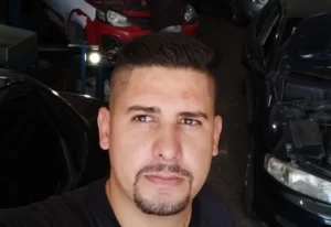 Homem morre após perder controle de carro e capotar na PE-300, em Itaíba