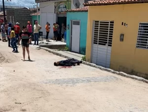 COMERCIANTE REAGE A ASSALTO E MATA ASSALTANTE EM CAETÉS