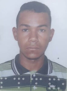 Jovem é morto a golpes de arma branca pelo irmão em São João