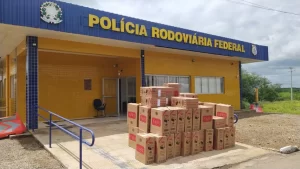 Polícia Rodoviária Federal apreende mais de 200 mil maços de cigarro contrabandeado em Serra Talhada