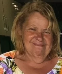 Mulher encontrada morta e companheiro é suspeito de cometer o crime em Calçado