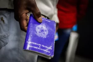 Agência do Trabalho oferece 457 vagas de emprego em 17 cidades de PE nesta quinta-feira