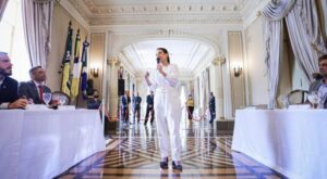 EXONERAÇÕES RAQUEL LYRA: após demissões, governadora quer AUMENTAR o número de COMISSIONADOS em PERNAMBUCO