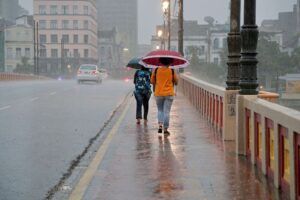 Previsão do tempo: segunda-feira começa com chance de chuva em Pernambuco