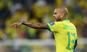 Daniel Alves é detido em Barcelona por suspeita de agressão sexual