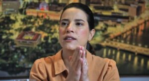 Raquel Lyra anuncia a criação de 61 escolas de tempo integral em Pernambuco  Mais cedo, a tucana já havia afirmado que o imóvel onde funcionava a Escola Americano Batista, no Centro do Recife, seria transformado em um equipamento público voltado à Educação