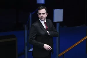 Crescimento de Marinho torna-se uma sombra no favoritismo de Pacheco