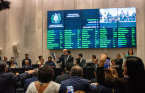 Deputados tomam posse na Alepe e nova Mesa Diretora é nomeada