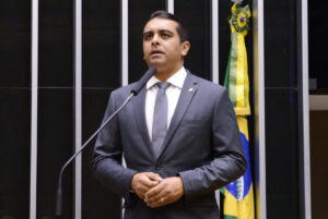 Deputado diz que Raquel pode responder por crime se não pagar precatórios