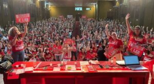 Professores do Recife deflagram greve por tempo indeterminado