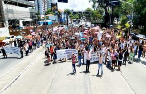 Auxiliares e Técnicos de Enfermagem das redes municipais e privada continuam em greve