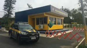 Cinco ônibus escolares são retidos pela PRF em Garanhuns