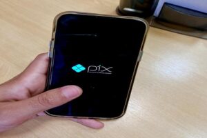 Contribuinte precisa declarar movimentações do PIX no Imposto de Renda 2023