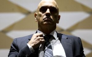 Moraes mantém prisão de 294 acusados por atos antidemocráticos