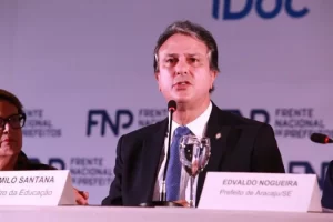Camilo adia reforma no Ensino Médio, mas nega revogação total