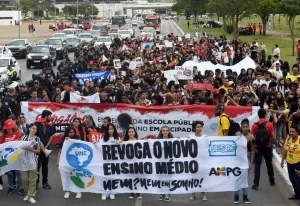 MEC freia transição para o Novo Ensino Médio; entenda decisão