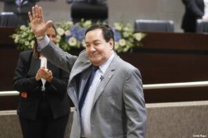 Izaías ‘Bate Forte’ em Sivaldo por conta de Mudança na Denominação do Viva Dominguinhos. Modificação já era Tratada antes da Pandemia