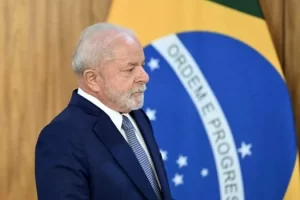 Lula enquadra PT e diz que não aceitará oposição do partido ao novo arcabouço