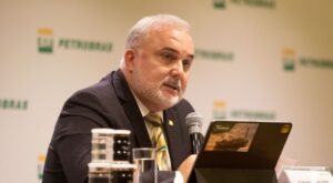 Presidente da Petrobras promete baixar preços mesmo com defasagem sobre mercado internacional de petróleo