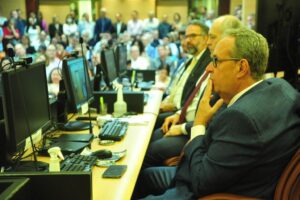 Álvaro Porto participa de entrega de medalhas a Carlos Porto e Teresa Duere, no TCE-PE