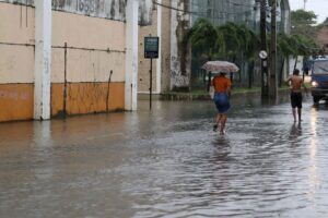Chuvas: Prefeitura do Recife reduz estágio de alerta para atenção; entenda os níveis