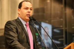 Governadora Raquel Lyra só tem construído barreiras, diz o prefeito de Garanhuns