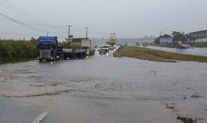Pernambuco decreta emergência em 12 municípios por causa das chuvas