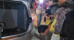 Homem é preso após provocar incêndio na casa da ex-mulher em Caruaru