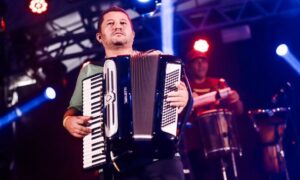 Corpo de sanfoneiro é achado às margens da BR-101, em Pernambuco