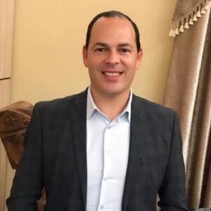 Prefeito de Garanhuns sanciona auxílio-alimentação de R$ 5 mil para si mesmo