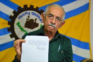 Prefeito de Paulista diz que processou seguradora responsável por prédio que desabou no Janga