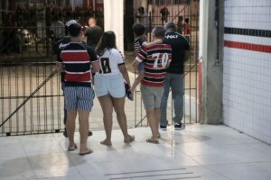 Preto, branco e vermelho de sangue: força-tarefa policial é montada após empate do Santa Cruz