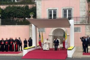 Papa chega a Portugal para participar da Jornada Mundial da Juventude