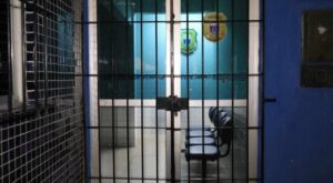 Policial é punido por agredir e divulgar fotos íntimas da ex-companheira nas redes sociais