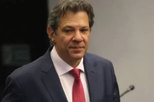 Haddad acaba com isenção de US$ 50 para compras de importados